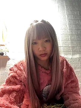 AAANINE22 online show from December 4, 2025, 3:33 pm