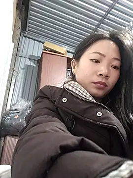 AAANINE22 online show from November 18, 2025, 1:32 am