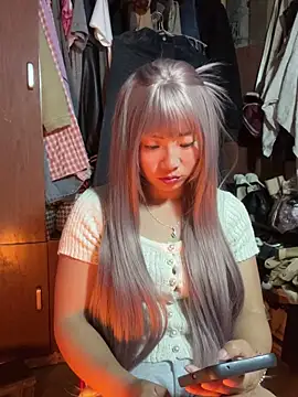 AAANINE22 online show from October 3, 2025, 2:29 pm