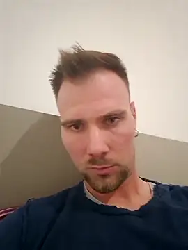 Snapshot of mrlyuis chatting on October 2, 2025, 8:01 pm mrlyuis online show from October 2, 2025, 8:01 pm