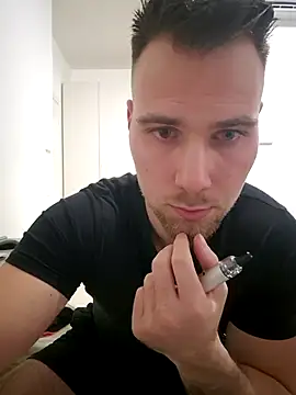 Snapshot of mrlyuis chatting on November 30, 2025, 9:37 pm mrlyuis online show from November 30, 2025, 9:37 pm