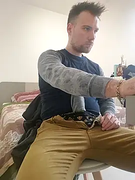 Snapshot of mrlyuis chatting on January 15, 2026, 11:02 am mrlyuis online show from January 15, 2026, 11:02 am