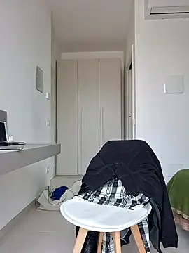 Snapshot of mrlyuis chatting on February 25, 2026, 1:11 pm mrlyuis online show from February 25, 2026, 1:11 pm