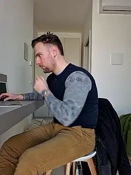 Snapshot of mrlyuis chatting on February 24, 2026, 1:01 pm mrlyuis online show from February 24, 2026, 1:01 pm