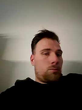 Snapshot of mrlyuis chatting on March 3, 2026, 3:19 pm mrlyuis online show from March 3, 2026, 3:19 pm