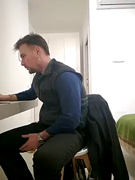 Snapshot of mrlyuis chatting on February 27, 2026, 7:46 pm mrlyuis online show from February 27, 2026, 7:46 pm