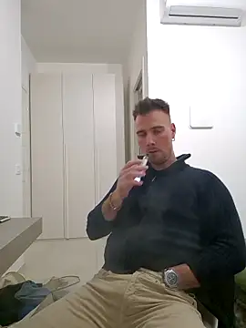 Snapshot of mrlyuis chatting on December 3, 2025, 9:14 pm mrlyuis online show from December 3, 2025, 9:14 pm