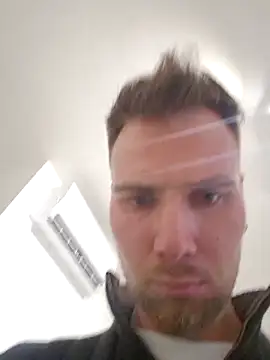 Snapshot of mrlyuis chatting on November 18, 2025, 3:26 pm mrlyuis online show from November 18, 2025, 3:26 pm