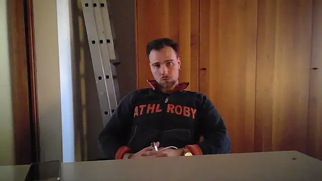 Snapshot of mrlyuis chatting on February 17, 2026, 2:14 pm mrlyuis online show from February 17, 2026, 2:14 pm