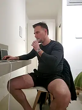 Snapshot of mrlyuis chatting on February 26, 2026, 2:00 am mrlyuis online show from February 26, 2026, 2:00 am