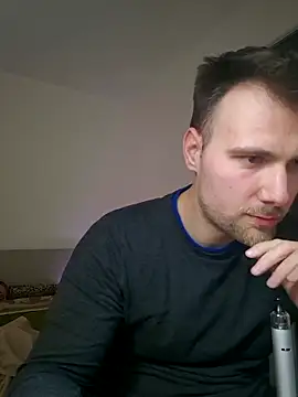 Snapshot of mrlyuis chatting on December 22, 2025, 10:32 pm mrlyuis online show from December 22, 2025, 10:32 pm