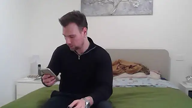 Snapshot of mrlyuis chatting on February 9, 2026, 3:32 pm mrlyuis online show from February 9, 2026, 3:32 pm