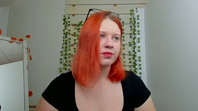 ScarletVixen  online show from October 10, 2025, 6:53 pm