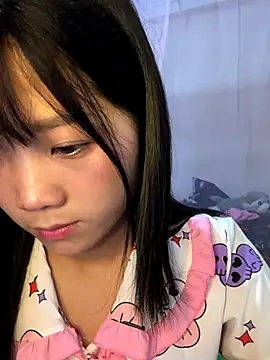 thaoyeuuu online show from October 3, 2025, 2:18 pm