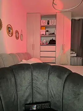 MegannHills online show from September 26, 2025, 12:17 am