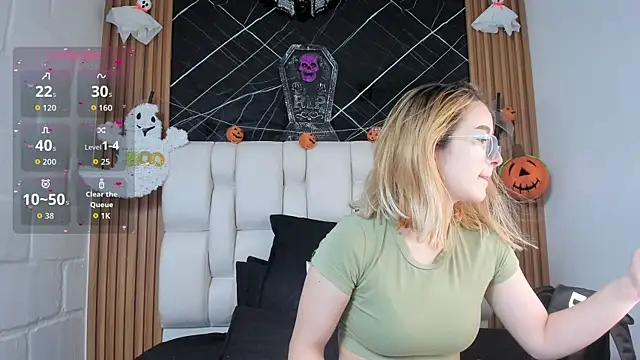 kristal joi dl online show from October 31, 2025, 12:57 pm