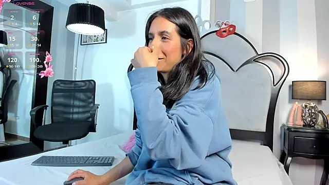 Snapshot of MiaAmore_ chatting on July 23, 2026, 6:15 pm MiaAmore online show from July 23, 2026, 6:15 pm