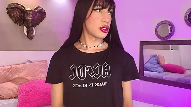 Snapshot of Nayla_Monroe chatting on September 20, 2025, 12:21 pm Nayla Monroe online show from September 20, 2025, 12:21 pm