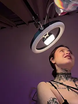 Mariiiiiway online show from November 10, 2025, 7:52 pm