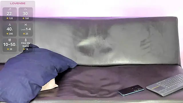 zarek lux online show from April 17, 2026, 2:09 pm