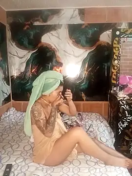 Snapshot of Saraah_Dark chatting on October 14, 2025, 12:28 pm Saraah Dark online show from October 14, 2025, 12:28 pm