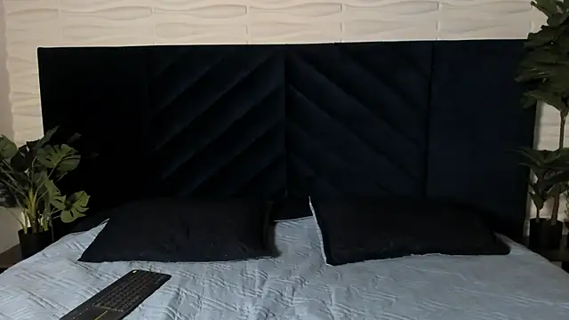 Snapshot of AustinJones_ chatting on November 9, 2025, 6:34 pm AustinJones online show from November 9, 2025, 6:34 pm