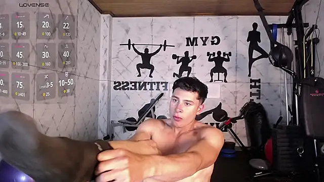 Snapshot of AustinJones_ chatting on November 20, 2025, 8:31 pm AustinJones online show from November 20, 2025, 8:31 pm