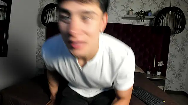 AustinJones  online show from April 5, 2026, 3:40 pm