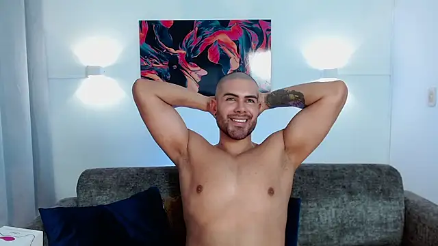 Snapshot of ZarekFox chatting on November 24, 2025, 7:14 pm ZarekFox online show from November 24, 2025, 7:14 pm