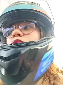 SirenRouge 69 online show from November 19, 2025, 8:09 pm