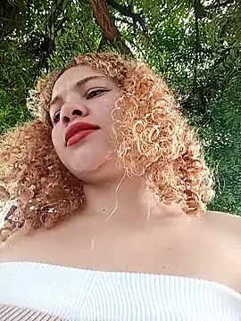Snapshot of SirenRouge_69 chatting on September 11, 2025, 8:20 pm SirenRouge 69 online show from September 11, 2025, 8:20 pm