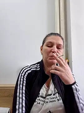 Snapshot of KamillaSpencer chatting on February 2, 2026, 12:15 pm KamillaSpencer online show from February 2, 2026, 12:15 pm