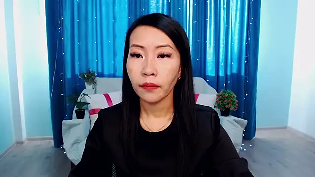 Snapshot of LiaPak chatting on October 13, 2025, 12:56 am LiaPak online show from October 13, 2025, 12:56 am