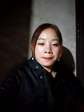 milo123-xx online show from November 24, 2025, 2:39 pm