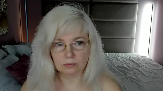 Snapshot of Hella_Fabel chatting on May 30, 2026, 1:12 am Hella Fabel online show from May 30, 2026, 1:12 am