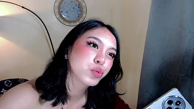 Alison mooreX online show from November 1, 2025, 5:51 pm