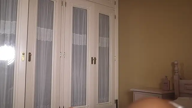 suzysuza online show from April 19, 2026, 9:54 am