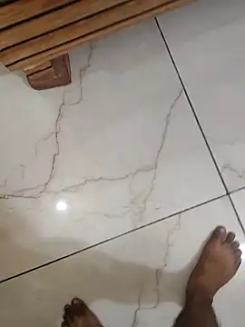 Hot modal online show from October 21, 2025, 5:01 pm