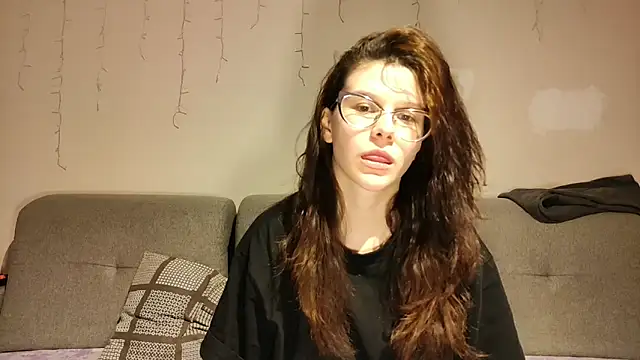 LaVostraDorothy online show from May 8, 2026, 7:39 pm