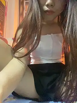 Leyleisanmay online show from November 7, 2025, 3:16 pm