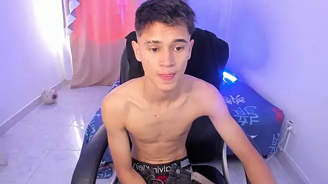 Aron Boyy online show from November 13, 2025, 7:51 pm