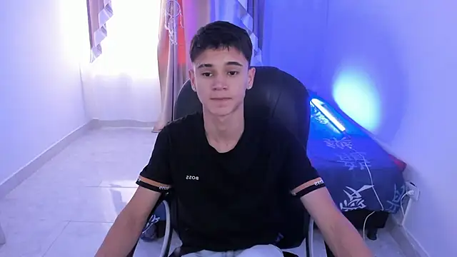 Aron Boyy online show from November 10, 2025, 8:25 pm