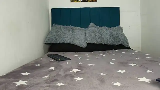 Warmteam777 online show from December 18, 2025, 3:38 pm