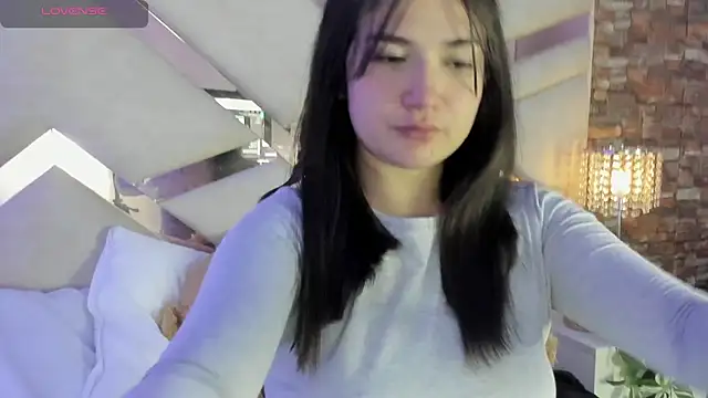 Snapshot of Valery_Brand chatting on December 17, 2025, 12:10 pm Valery Brand online show from December 17, 2025, 12:10 pm