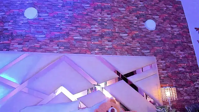 Snapshot of Valery_Brand chatting on December 18, 2025, 12:09 pm Valery Brand online show from December 18, 2025, 12:09 pm