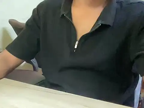 Snapshot of hot_genz chatting on October 31, 2025, 5:15 am hot genz online show from October 31, 2025, 5:15 am