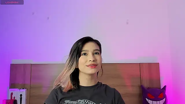 Snapshot of Akatsumi_ chatting on December 3, 2025, 9:14 pm Akatsumi online show from December 3, 2025, 9:14 pm