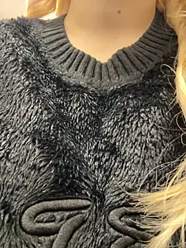 Snapshot of Sky_Cutie chatting on November 1, 2025, 5:03 am Sky Cutie online show from November 1, 2025, 5:03 am