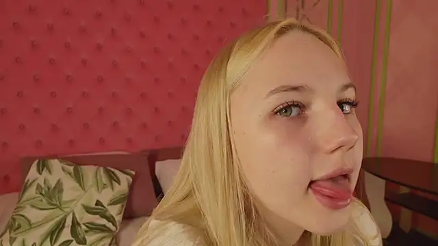 Sky Cutie online show from June 30, 2026, 4:34 am