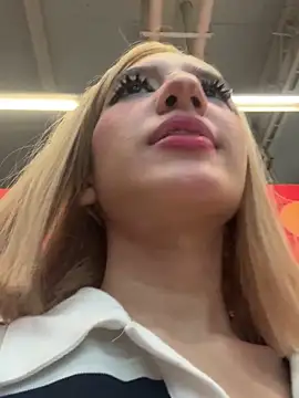 SweetBunnyGF online show from September 26, 2025, 9:43 pm